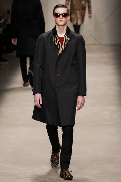Look 12